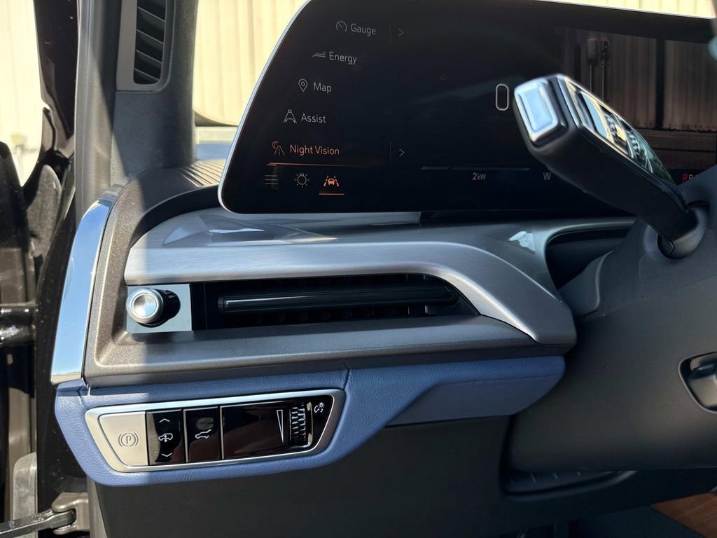 New 2026 Cadillac Vistiq Premium Luxury w/ LPO, Floor Liner Package image 29
