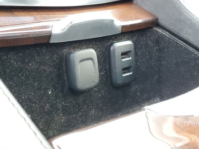 Used 2017 Cadillac Escalade Luxury image 21