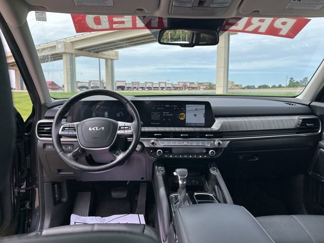 Used 2025 Kia Telluride EX w/ EX Captain's Chair Package AWD/4WD image 39