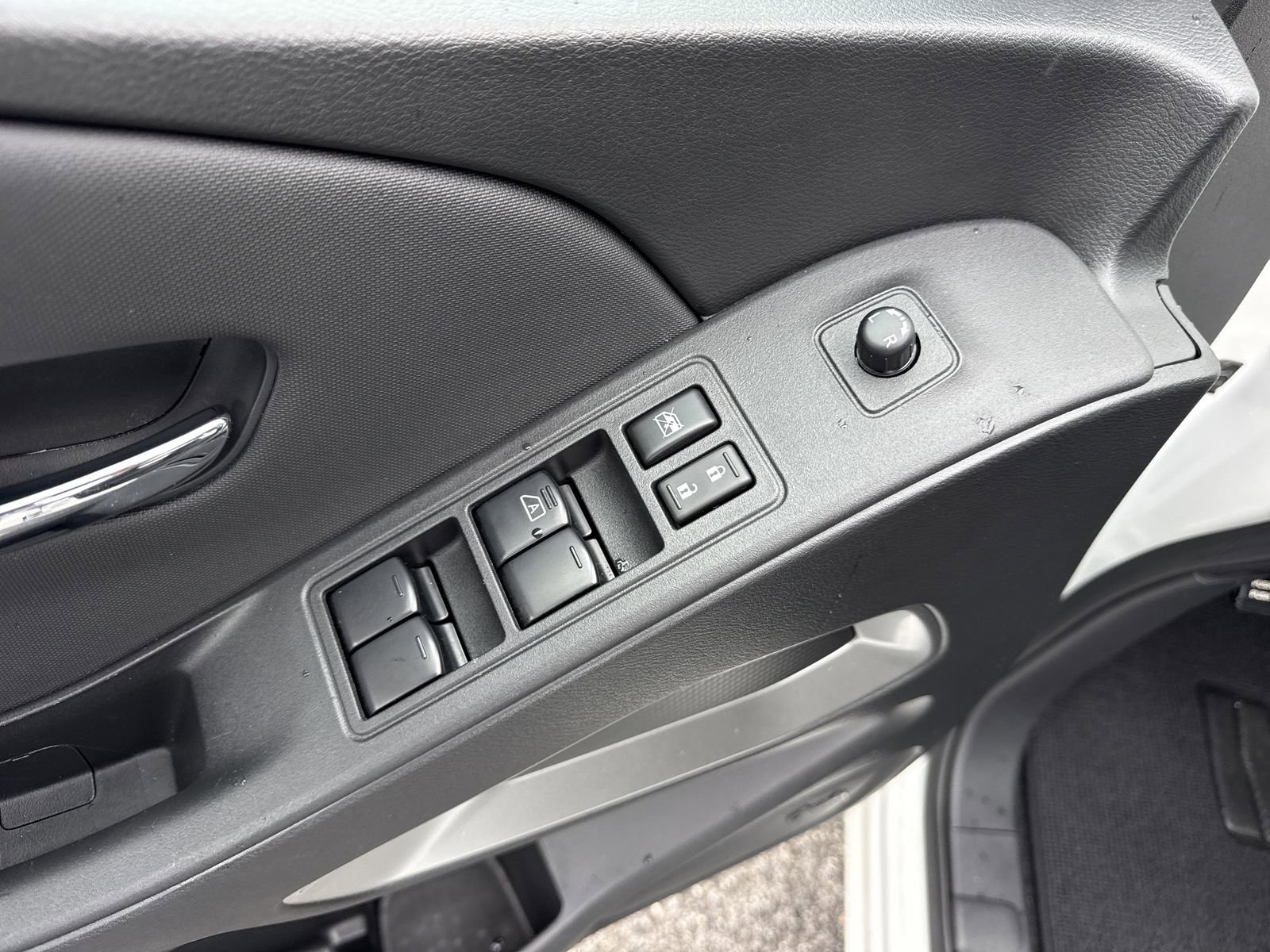 Used 2024 Nissan Frontier SL w/ Technology Package image 15