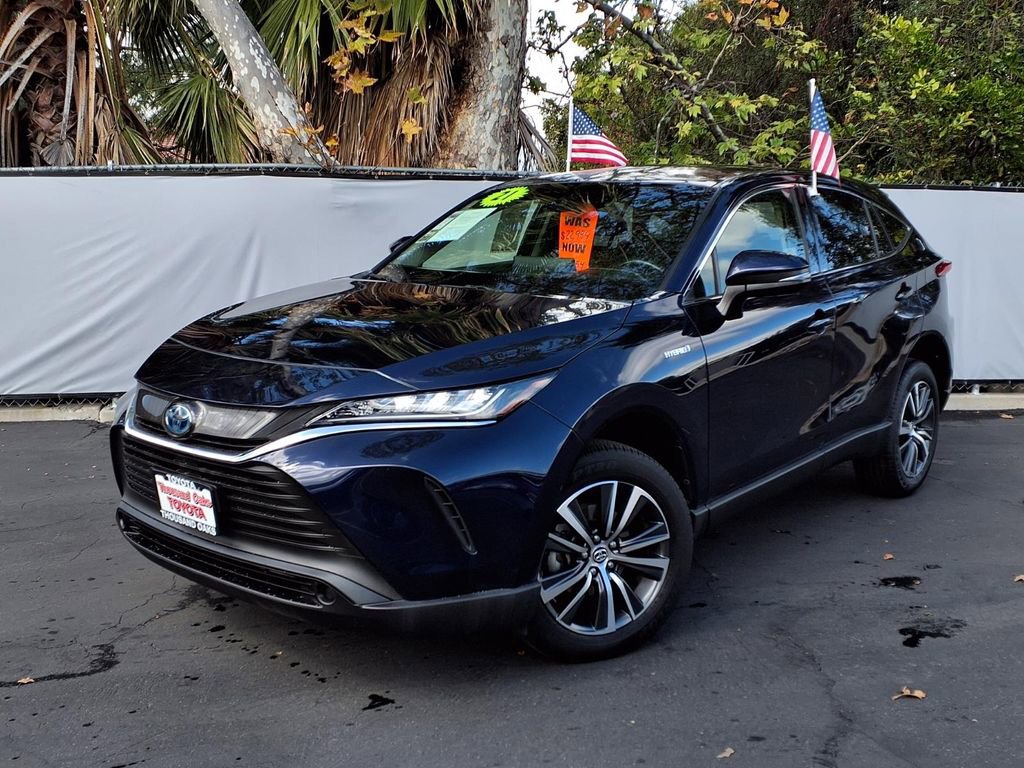 Certified 2021 Toyota Venza LE w/ Carpet Mat Package (TMS) image 24