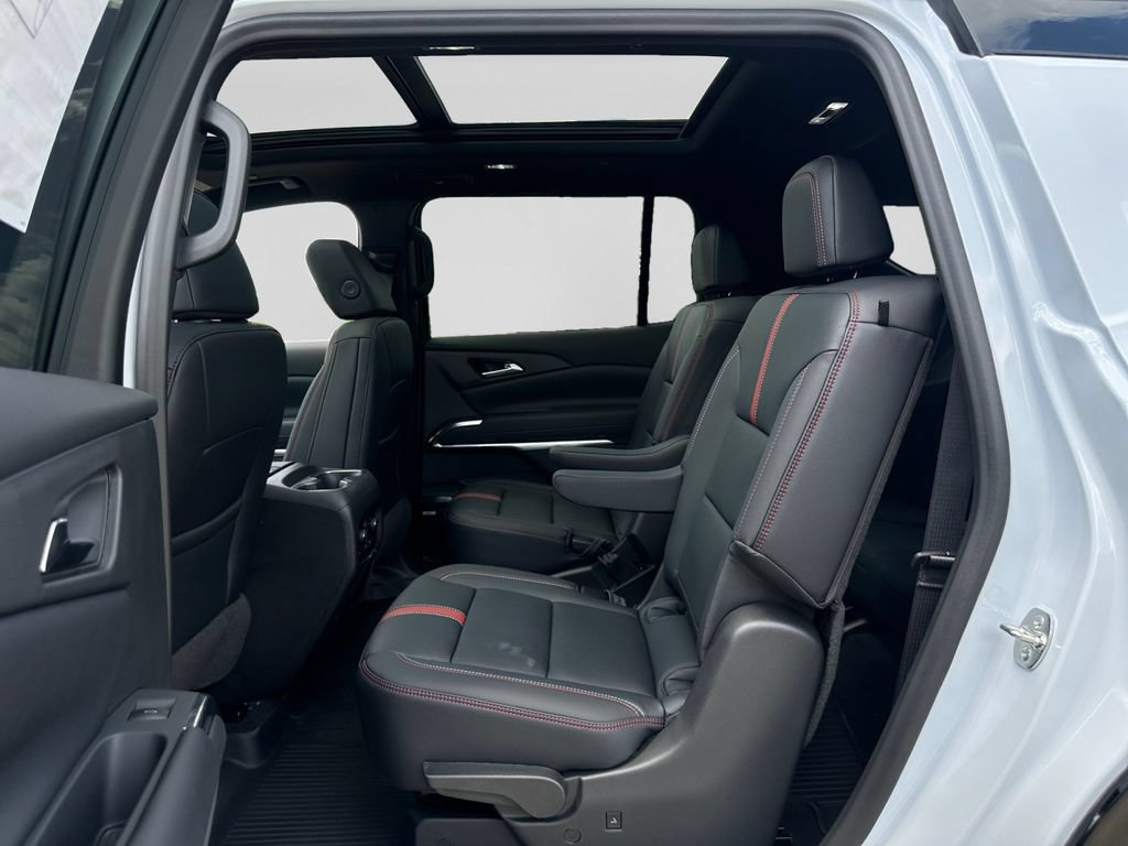 New 2026 Chevrolet Traverse RS w/ LPO, Floor Liner Package AWD/4WD image 31
