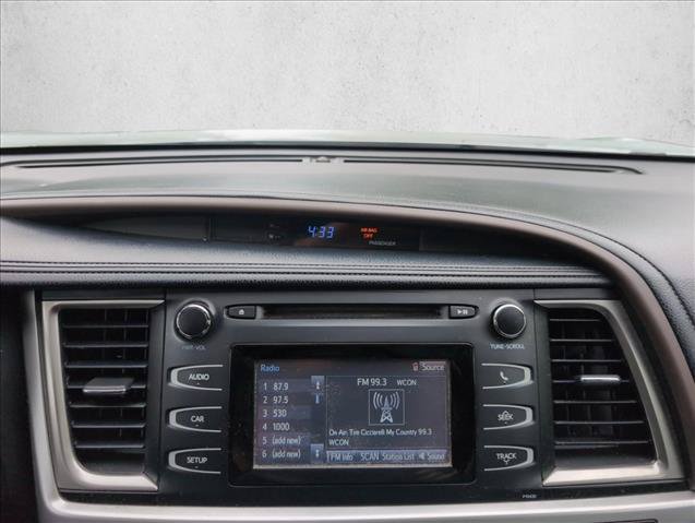 Used 2014 Toyota Highlander LE FWD image 12