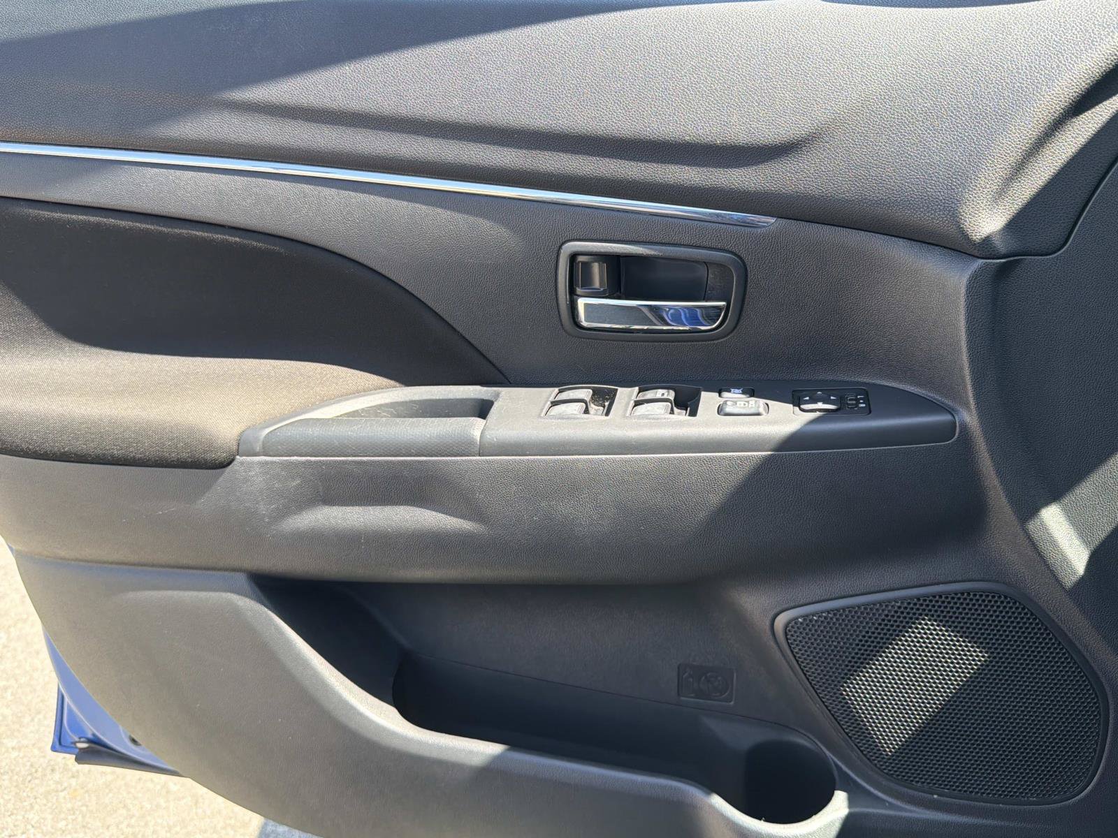 Used 2022 Mitsubishi Outlander Sport ES FWD image 17