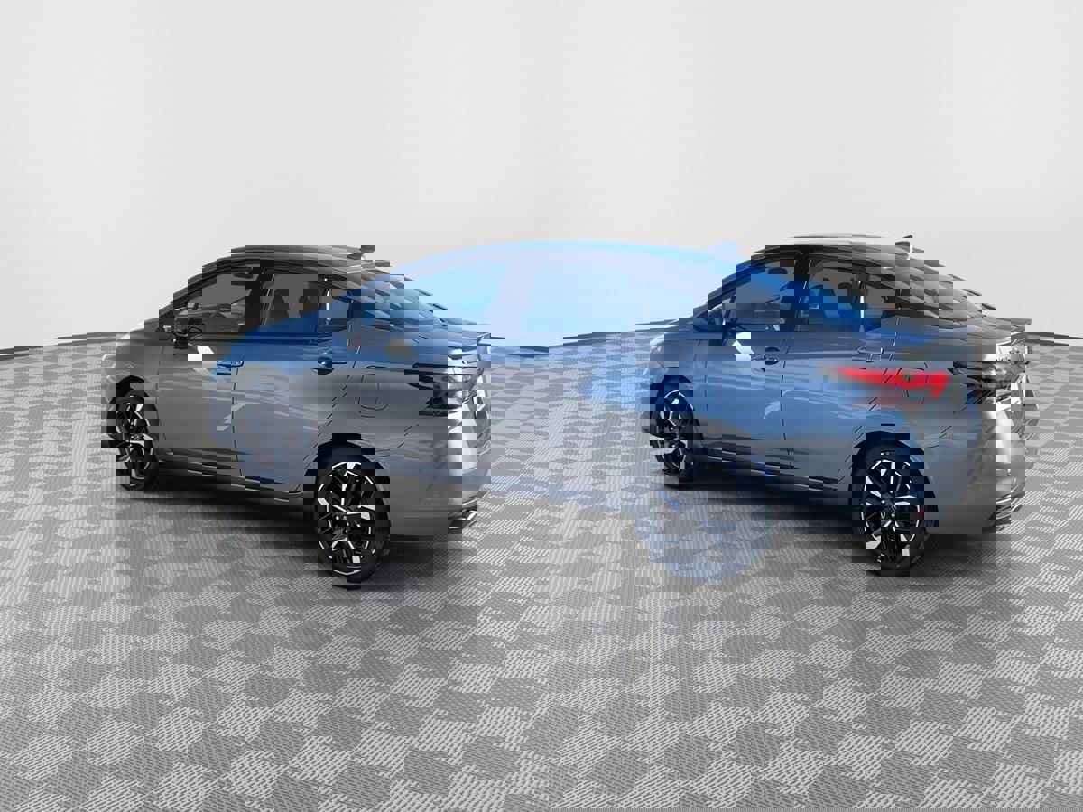 Used 2024 Nissan Versa SR image 5