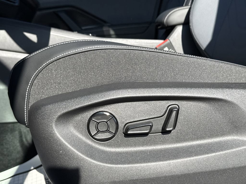 New 2026 Volkswagen Tiguan SE image 24