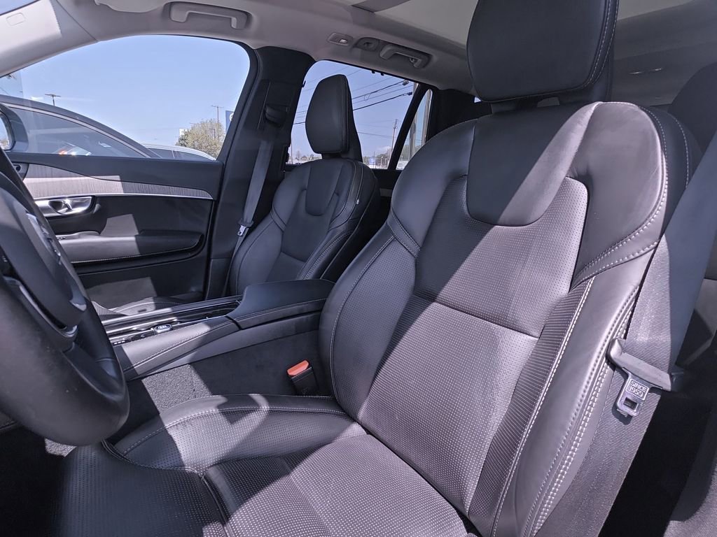 Used 2023 Volvo XC90 B6 Ultimate w/ Protection Package AWD/4WD image 17
