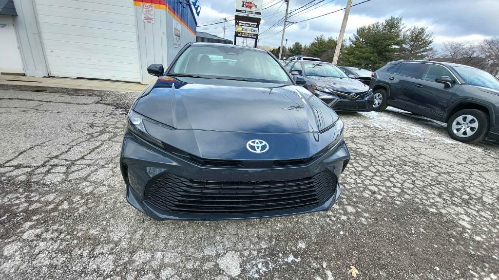 Used 2026 Toyota Camry LE FWD image 5