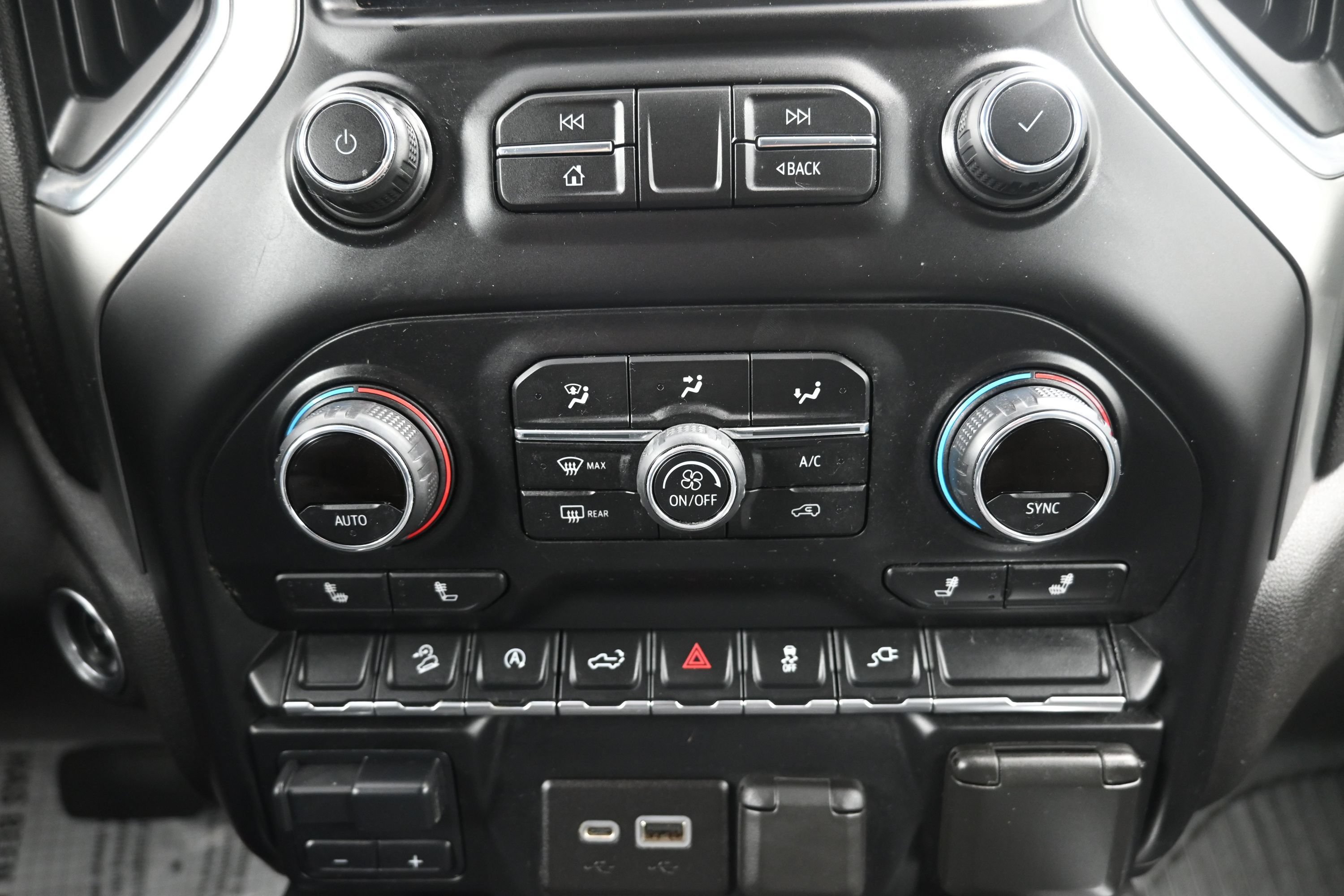 Used 2020 Chevrolet Silverado 1500 LT Trail Boss AWD/4WD image 29