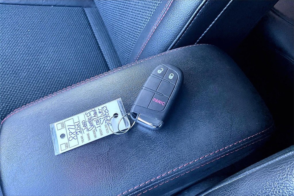 Used 2021 Jeep Compass Trailhawk image 34