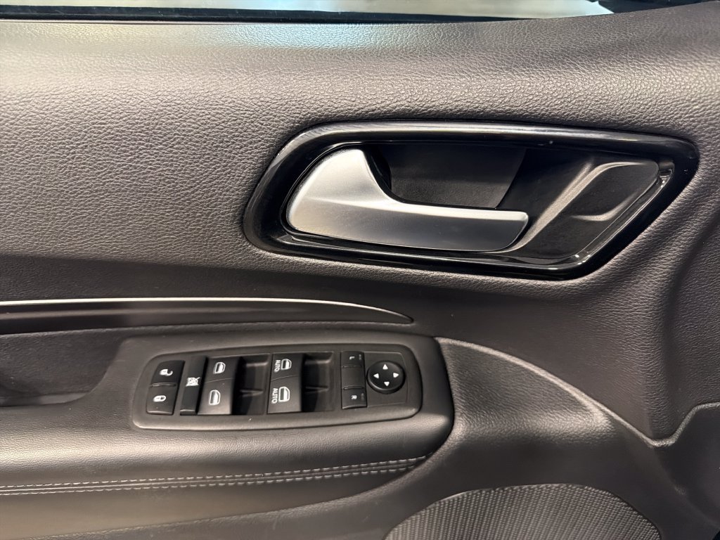 Used 2022 Dodge Durango AWD image 14