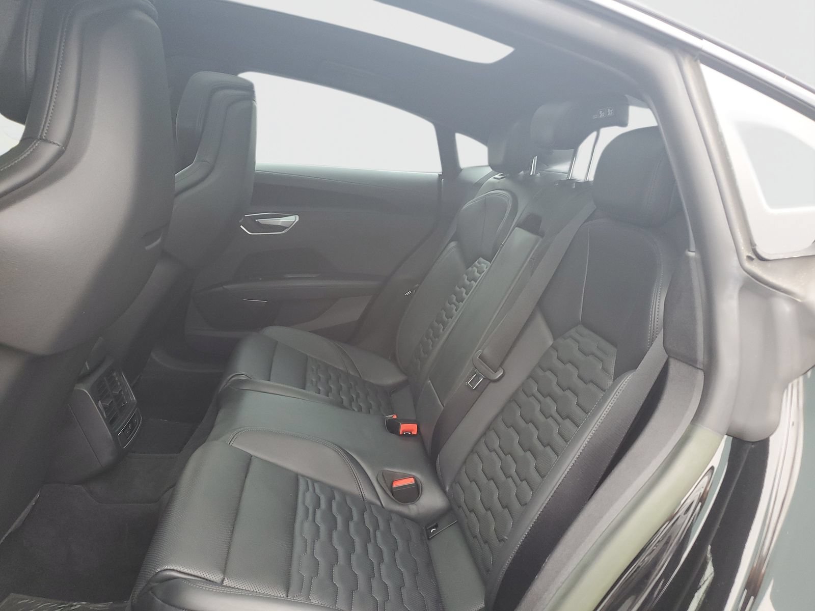Used 2023 Audi e-tron GT Premium Plus AWD/4WD image 13