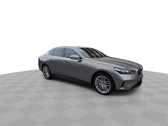 Used 2024 BMW 530i RWD image 2