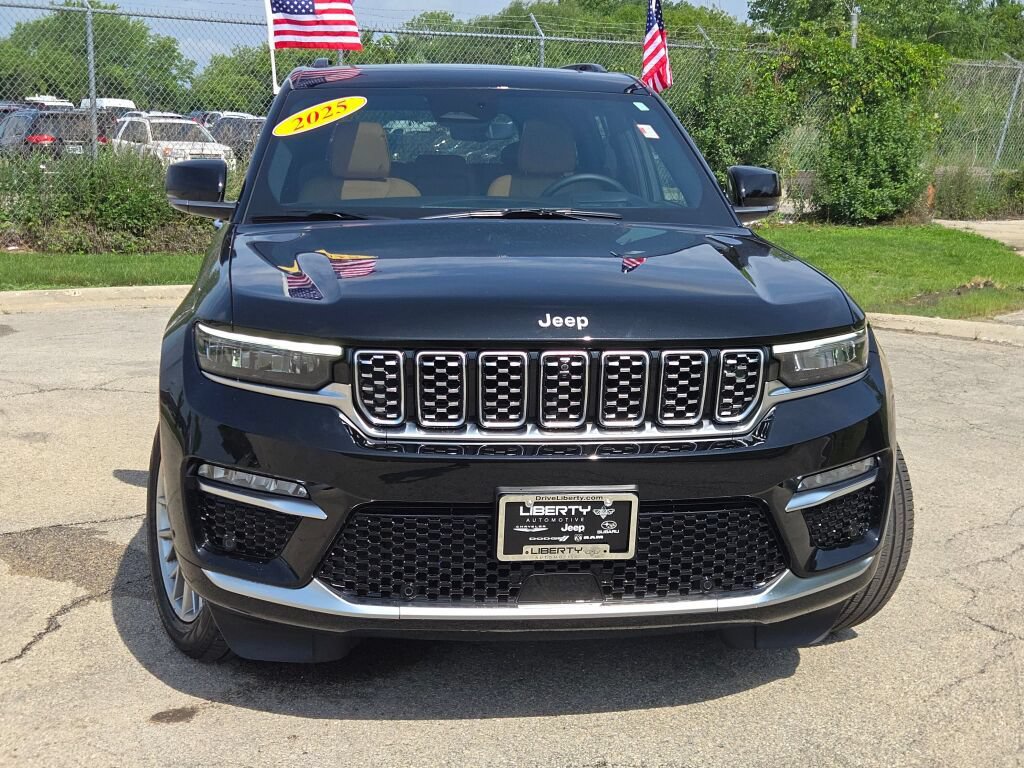 Certified 2025 Jeep Grand Cherokee Summit w/ Adv Protech Group IV AWD/4WD image 7