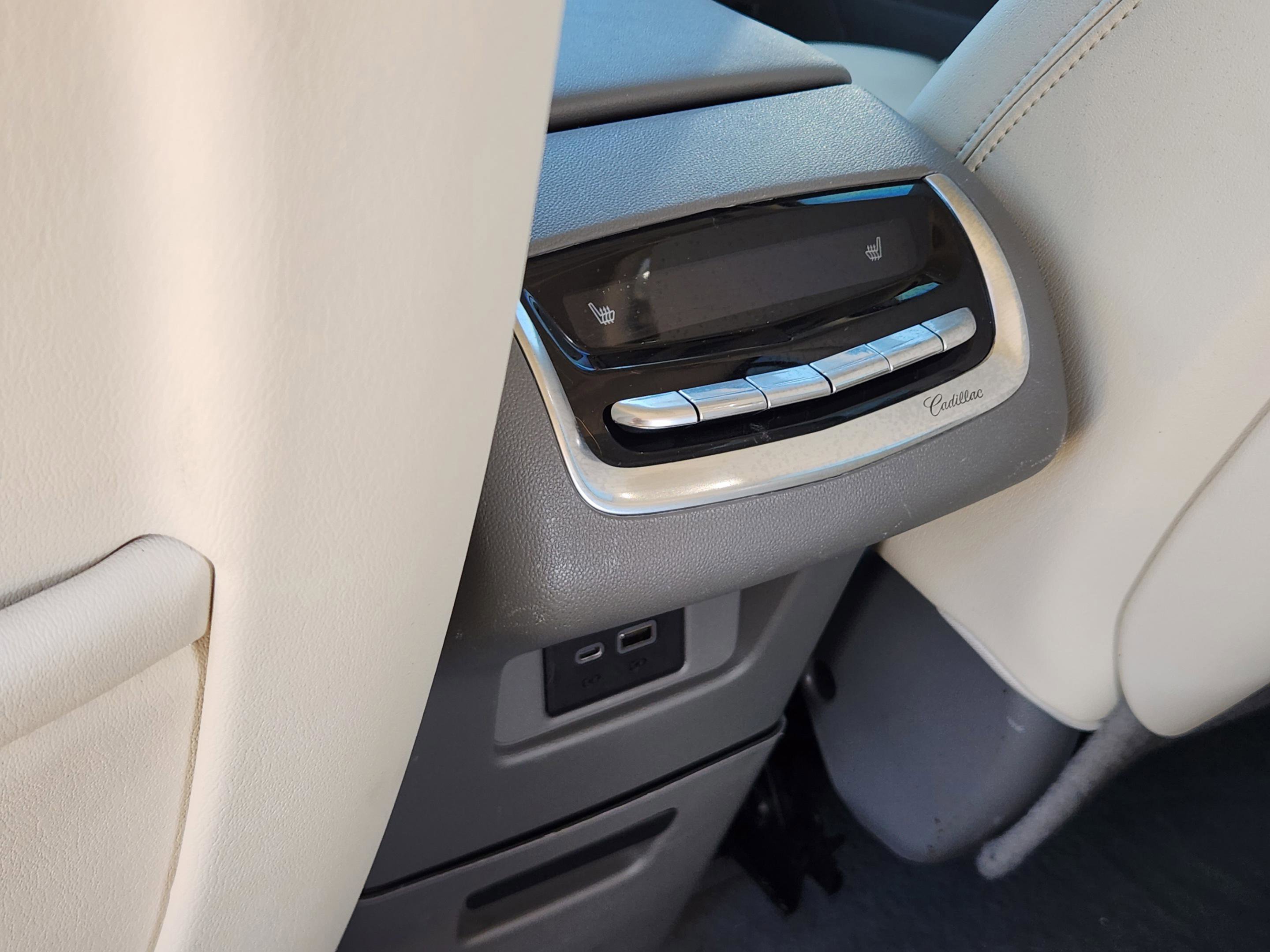 Used 2022 Cadillac XT6 Premium Luxury w/ Technology Package image 40