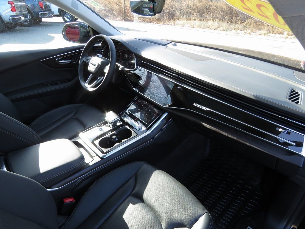Used 2022 Audi Q8 Prestige image 14