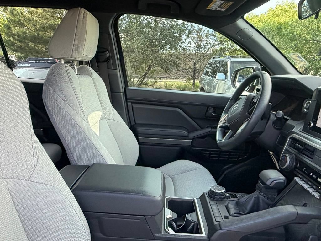 Used 2025 Toyota 4Runner SR5 AWD/4WD image 14