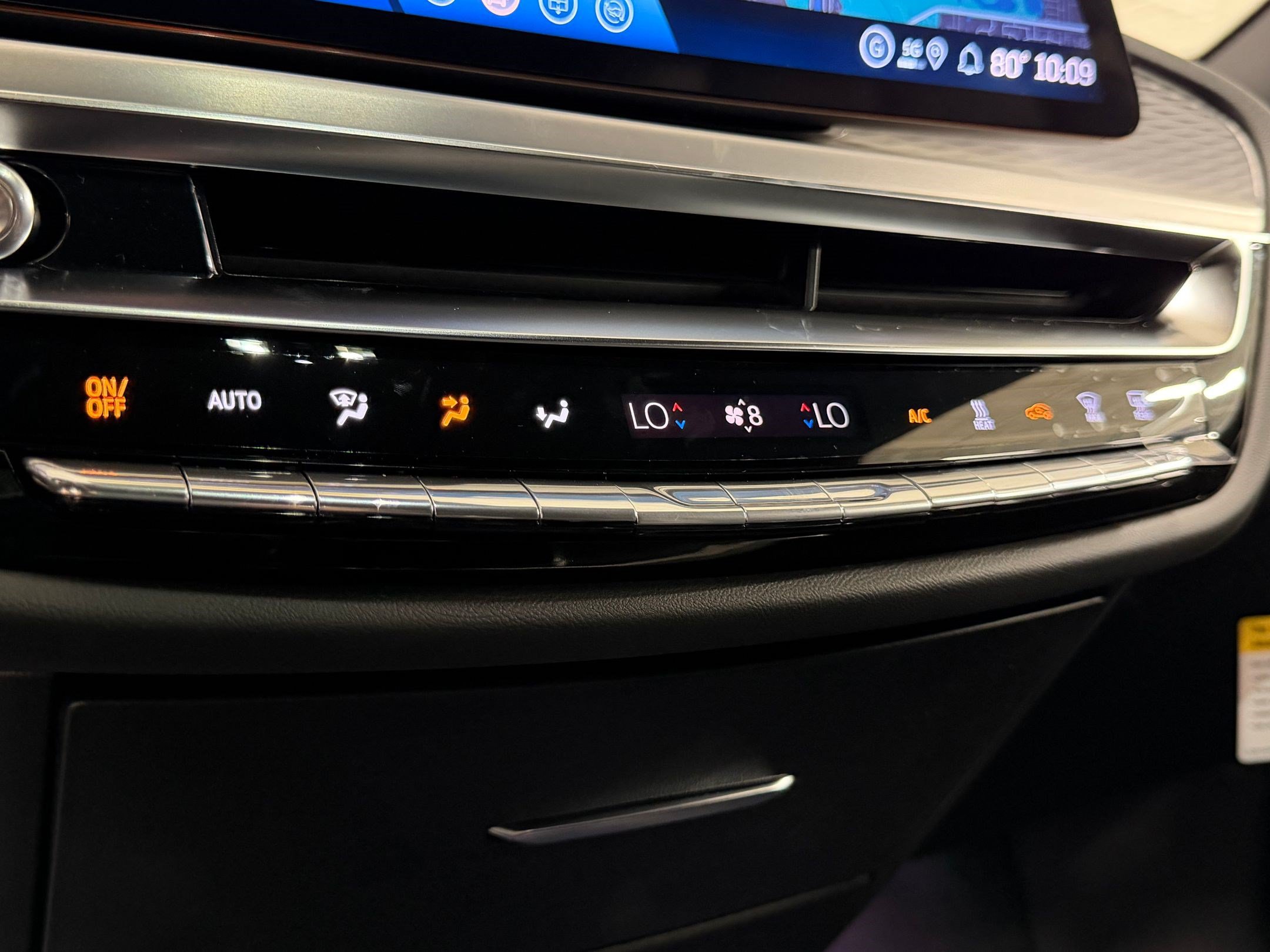 New 2026 Cadillac Lyriq Sport AWD/4WD image 34