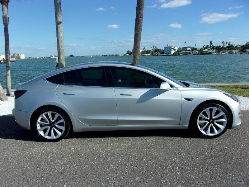 Used 2018 Tesla Model 3 Long Range image 9