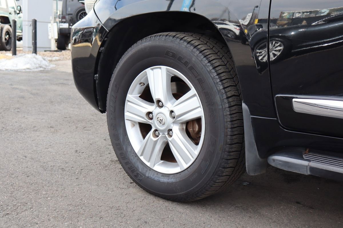 Used 2013 Toyota Land Cruiser image 30