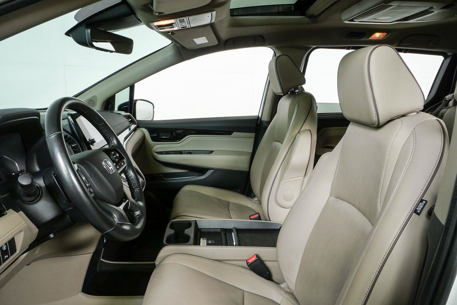 Used 2022 Honda Odyssey Elite image 5