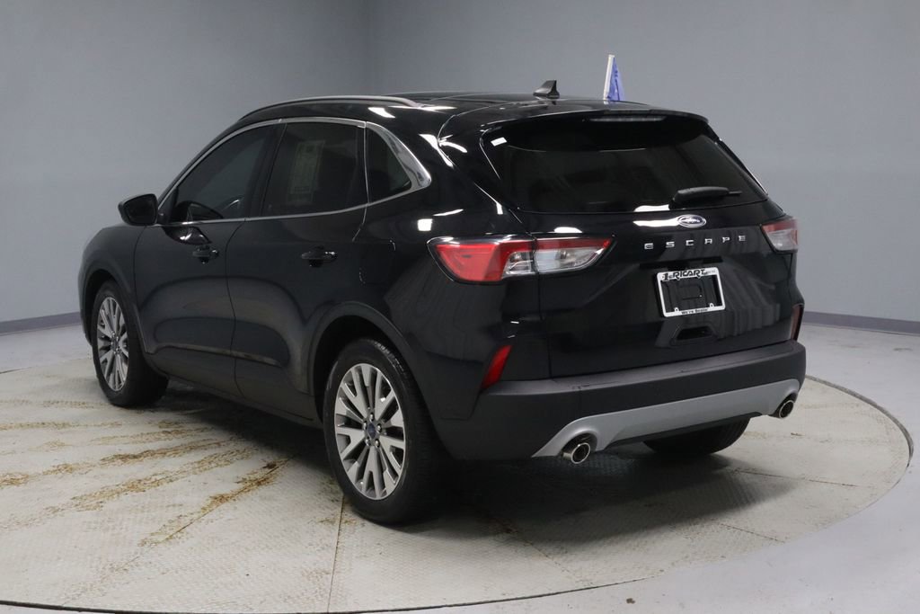 Certified 2022 Ford Escape Titanium image 10