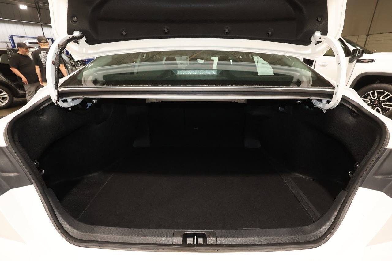 Used 2025 Toyota Camry LE image 24