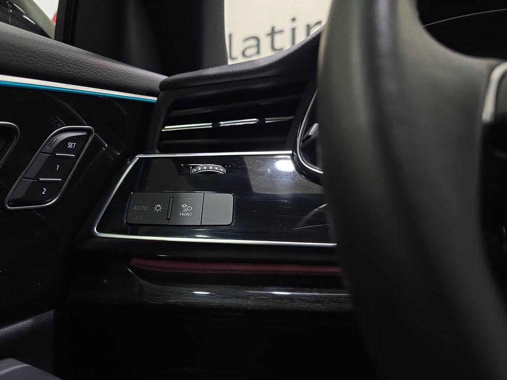 Used 2025 Audi Q8 Premium Plus image 29