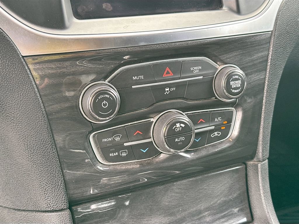 Used 2021 Chrysler 300 Touring w/ Sport Appearance Package RWD image 14