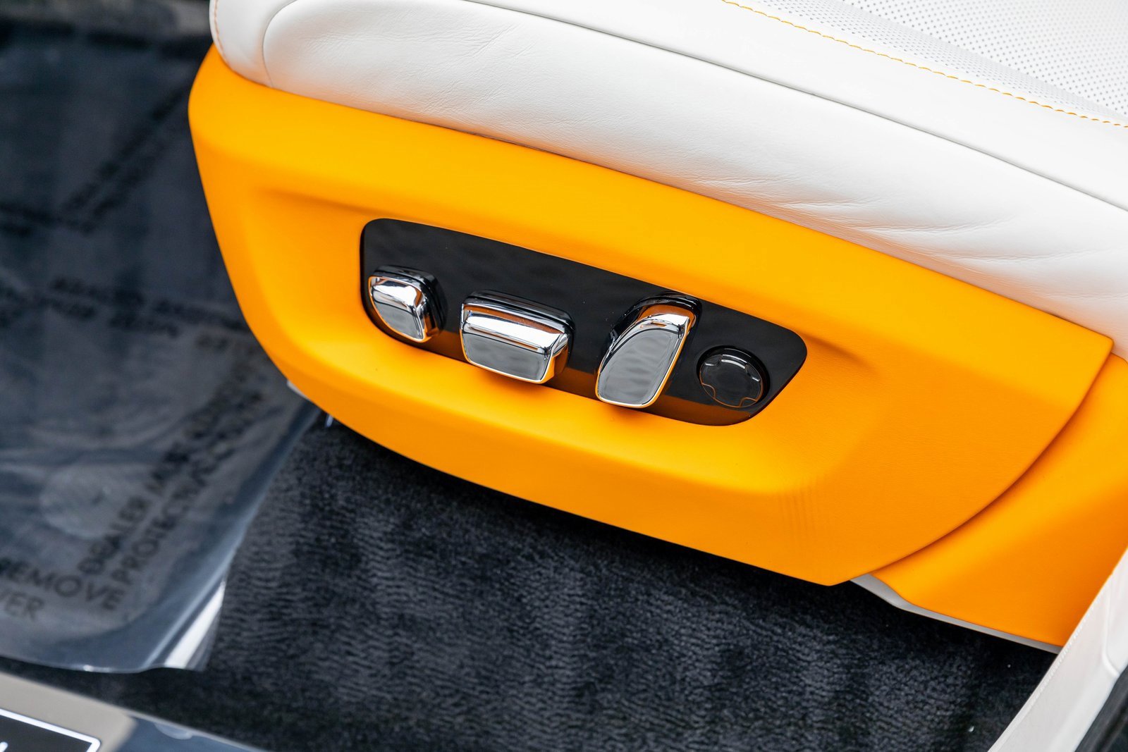 New 2026 Rolls-Royce Cullinan Black Badge image 13