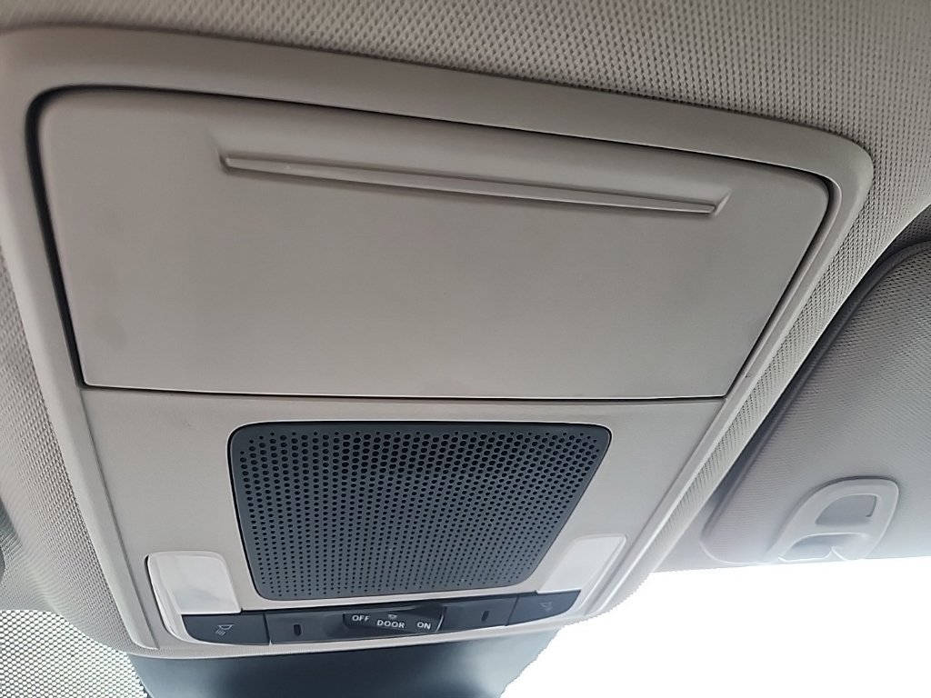 Used 2025 Honda Pilot EX-L image 24