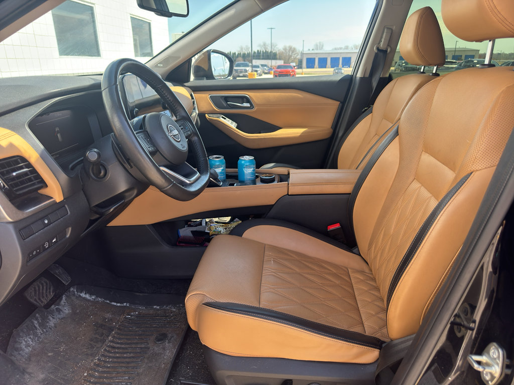 Used 2023 Nissan Rogue Platinum AWD/4WD image 3