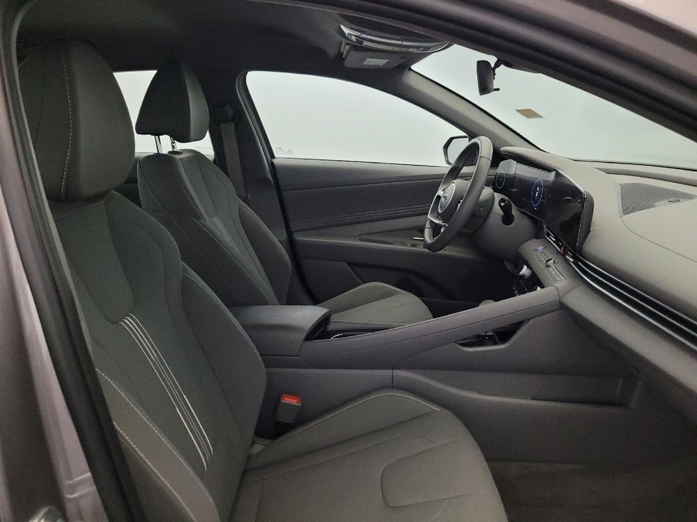 Used 2023 Hyundai Elantra SEL w/ Convenience Package FWD image 21