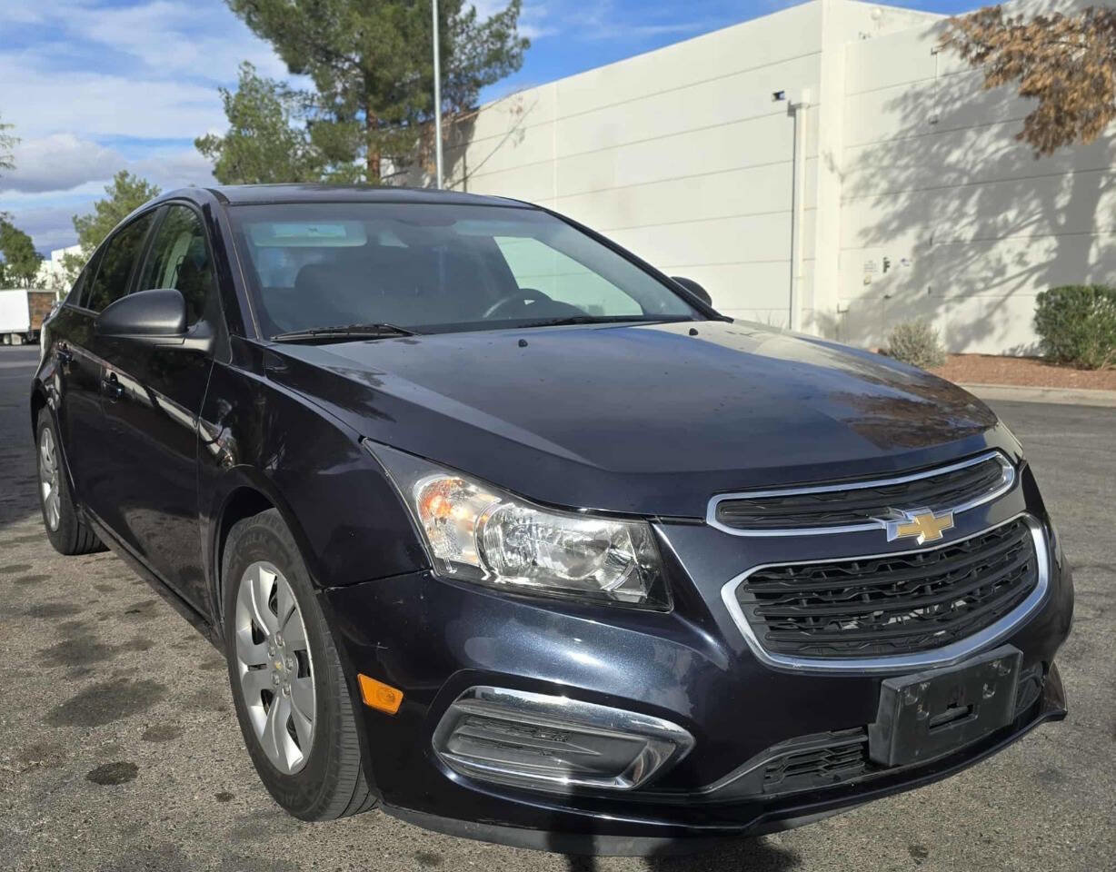 Used 2015 Chevrolet Cruze LS image 1