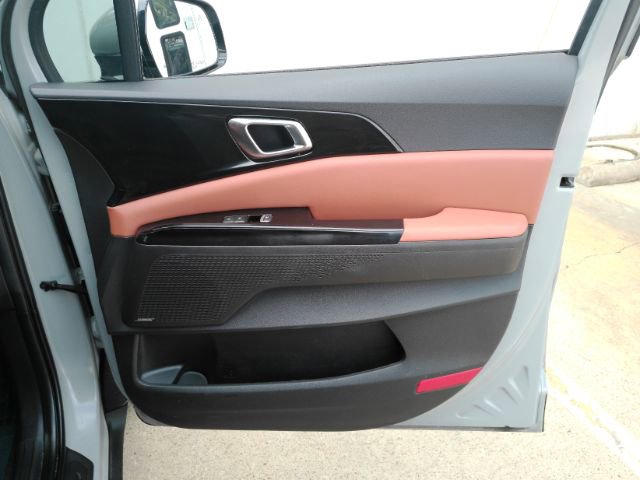 Used 2024 Kia Carnival SX Prestige image 22