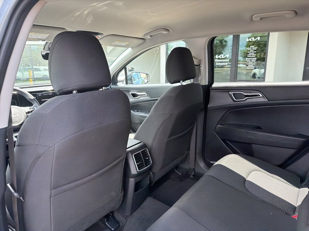 Used 2025 Kia Sportage LX AWD/4WD image 19