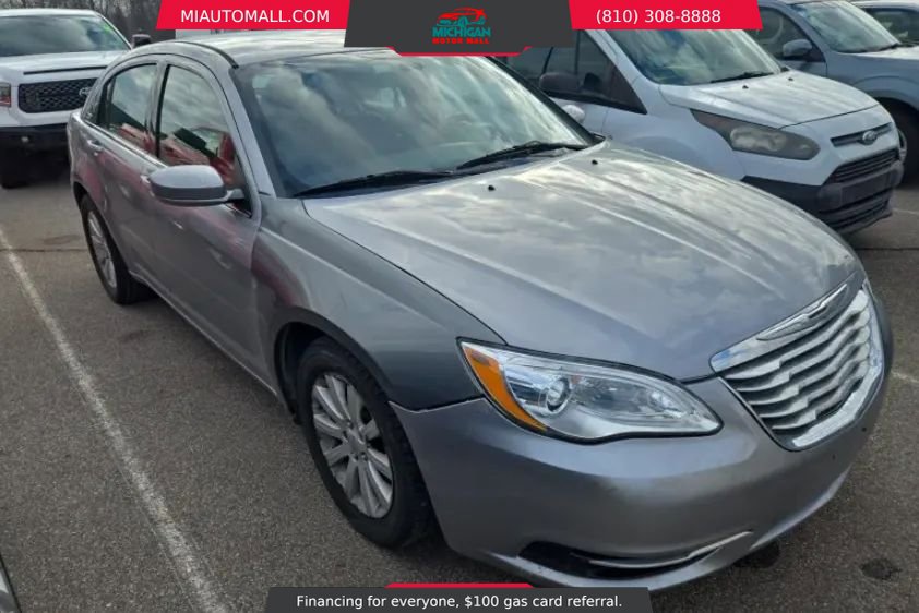 Used 2013 Chrysler 200 Touring image 4