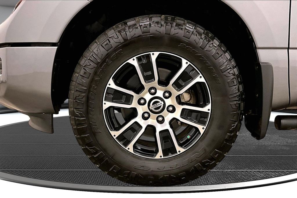 Used 2021 Nissan Titan SV w/ SV Convenience Package image 33