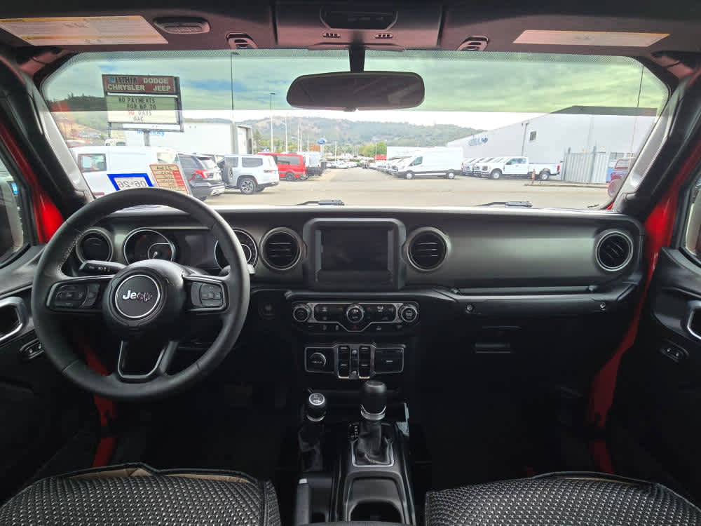 Used 2023 Jeep Gladiator Sport image 15