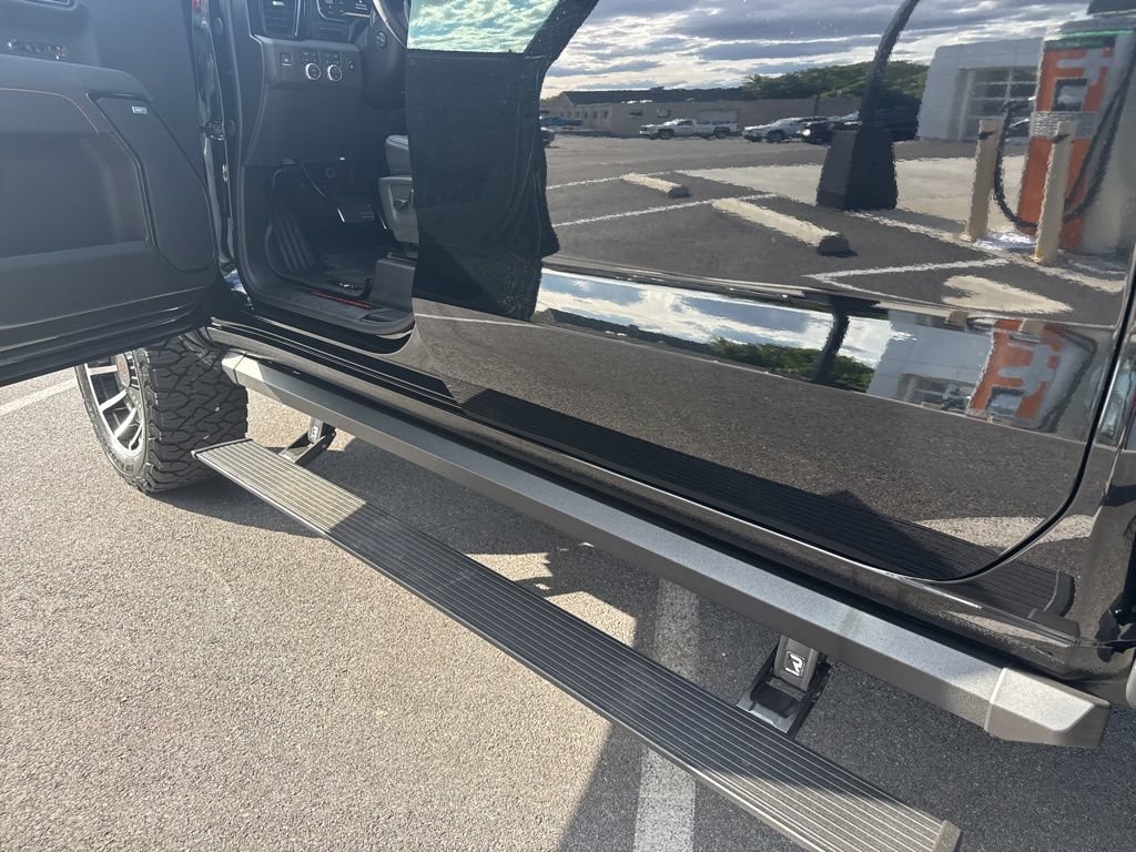 New 2026 GMC Sierra 1500 AT4 w/ AT4 Premium Package AWD/4WD image 12