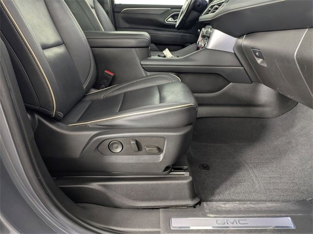 Used 2021 GMC Yukon XL SLT w/ SLT Premium Package image 44