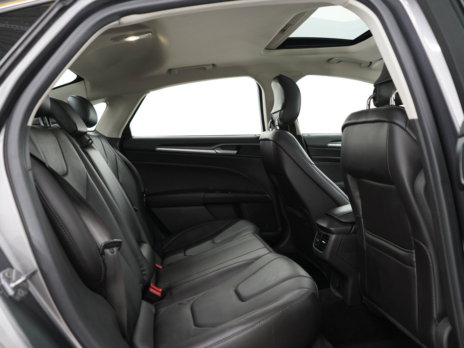 Used 2014 Ford Fusion Titanium FWD image 12