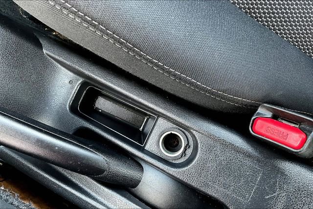 Used 2014 Nissan Versa SV w/ Convenience Package image 14