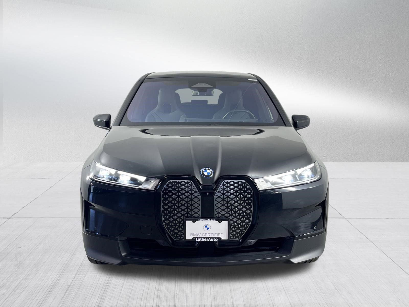 Certified 2022 BMW iX xDrive50 w/ Premium Package AWD/4WD image 3