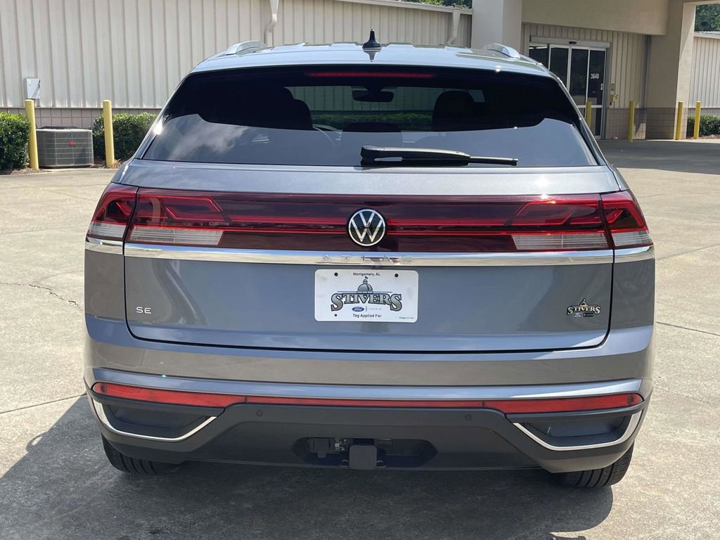 Used 2024 Volkswagen Atlas Cross Sport SE FWD image 4