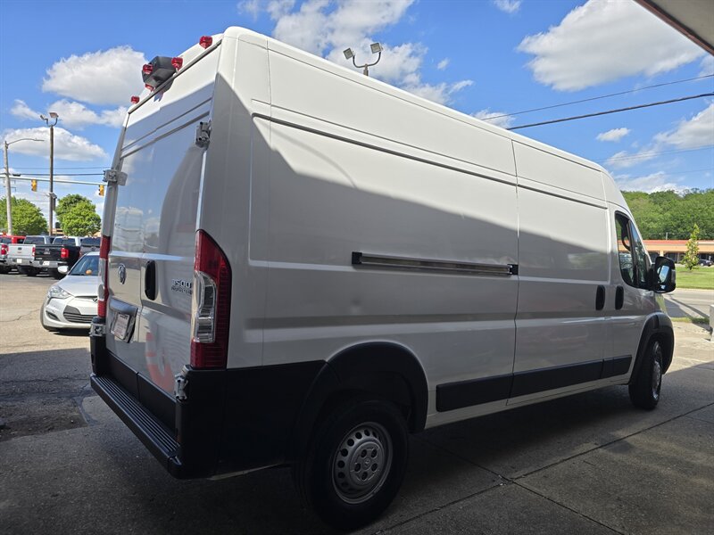 Used 2025 RAM ProMaster 3500 w/ Convenience Group FWD image 4