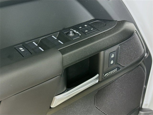 Certified 2025 Land Rover Defender 110 V8 image 20