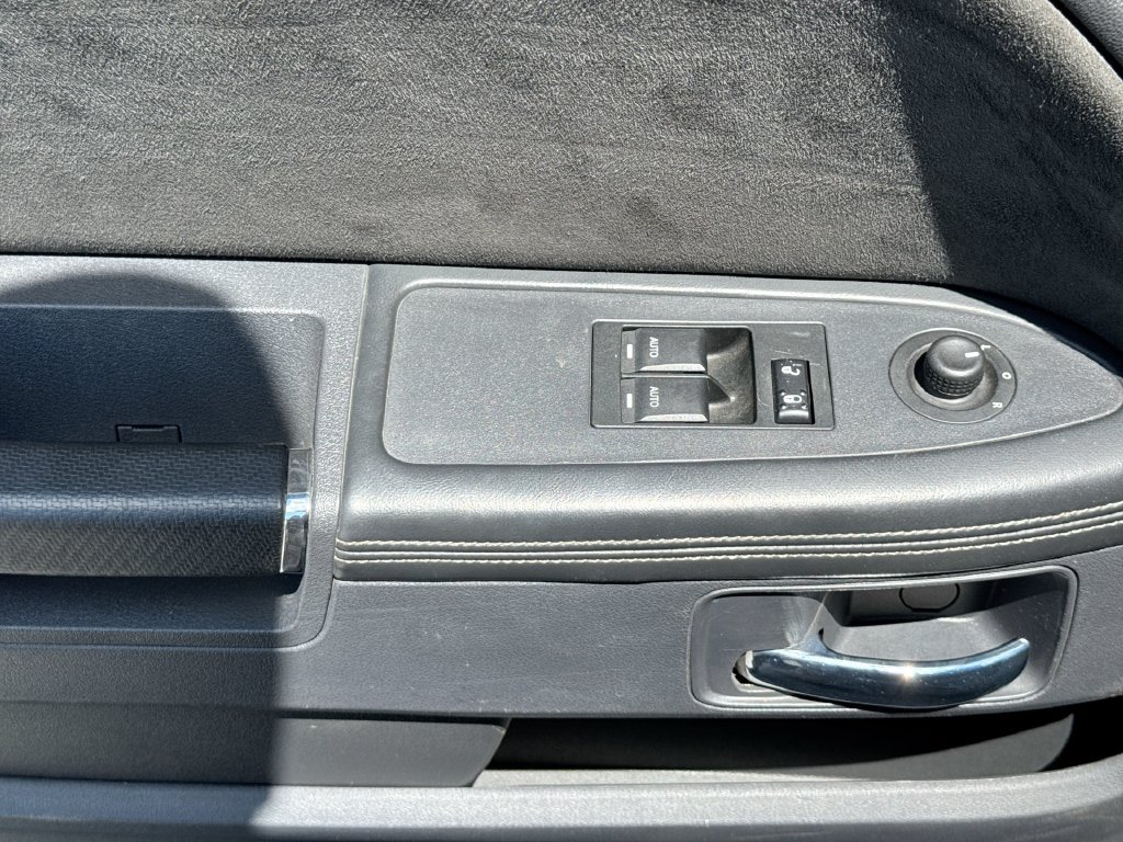 Used 2010 Dodge Challenger SRT8 RWD image 15
