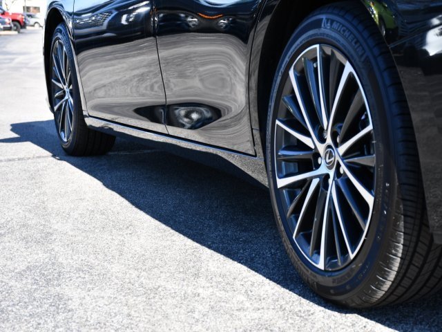 Certified 2025 Lexus ES 350 w/ Premium Package image 10