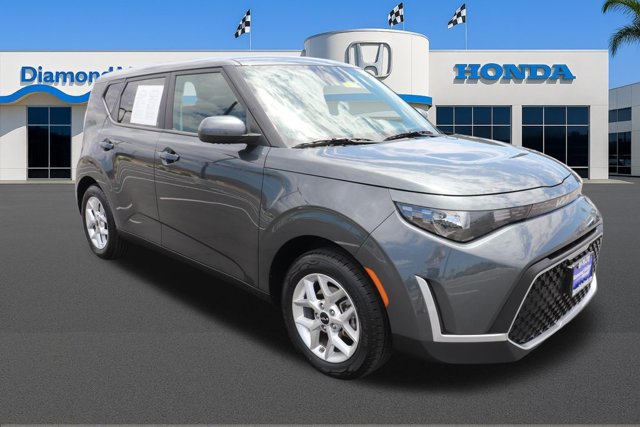 Used 2025 Kia Soul LX w/ LX Technology Package FWD image 1